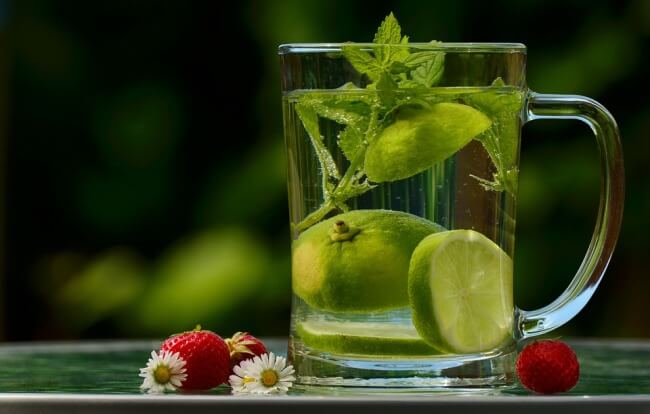 सुबह नींबू पानी पीने के फायदे - Lemon water in morning health benefits in hindi