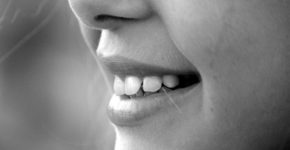 दांतों की सफाई और देखभाल कैसे करें - Teeth care tips hindi