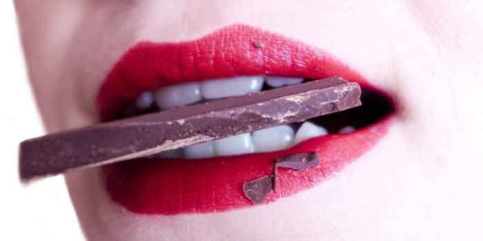 कोलेस्ट्रोल कम करें चॉकलेट