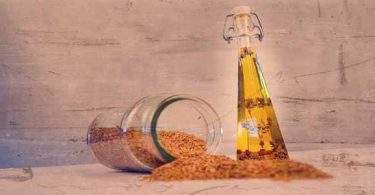 विस्तार में जाने गर्मियों में त्वचा की देखभाल कौन से तेल लगाने से त्वचा का सोंद्रय बरकरार रहता है, skin care tips for summer use these oils hindi.