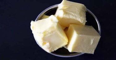 विस्तार में जाने मक्खन या बटर खाने के फायदे आपकी सेहत के लिए क्यूंकि ये बहुत सारी बिमारियों से बचाता है, health benefits of butter in hindi.