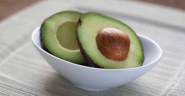 एवोकैडो फल - जाने इसके फायदे और नुकसान हिंदी में आपकी सेहत के लिए, avocado fruit ke fayde aur nuksan hindi me jane