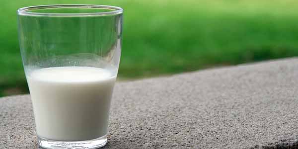 कच्चा दूध पीने के नुकसान आपकी सेहत के लिए - sehat ke liye kache dudh ka nuksan
