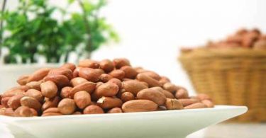 विस्तार में जाने मूंगफली के तेल के फायदे आपकी सेहत लिए क्यूंकि ये फायदा करता है पाचन क्रिया, वजन कम करने में, ब्लड प्रेशर, डायबटीज, बालों के लिए - Peanut oil benefits in hindi.