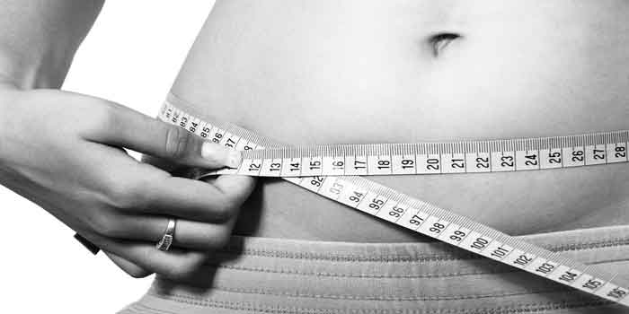 बेली फैट को कम करने के घरेलू उपाय जो हैं आसान और बहुत जल्दी करते हैं काम, belly fat reducing tips in hindi