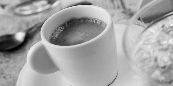 ब्लैक कॉफी पीने के फायदे जाने आपकी सेहत या त्वचा के लिए क्यूंकि इसमें हैं बहुत गुण भी, black coffee health benefits in hindi