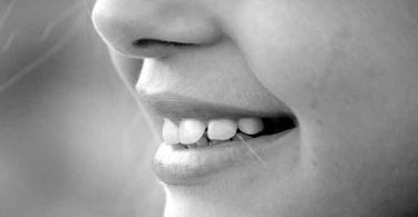 दांतों को स्वस्थ रखने के लिए अच्छी आदतें जाने विस्तार में क्या खाएं, कितना पानी पियें