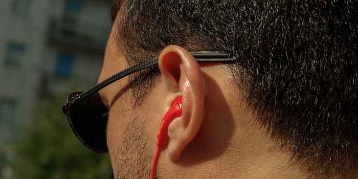 कान की देखभाल कैसे करे विस्तार में जाने घरेलू आसान टिप्स, ear care tips in hindi