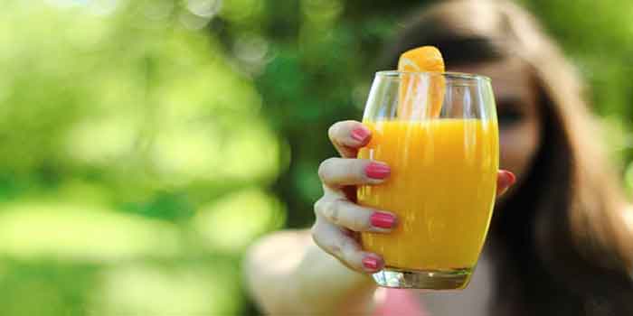 बाल झड़ने के घरेलू उपाय पुरुषों के लिए - Orange juice hindi tips