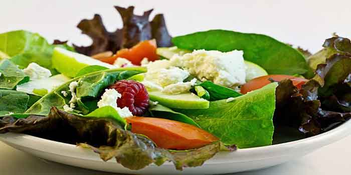 मसूड़े को सेहतमंद रखने के लिए हरी पत्तेदार सब्जियां