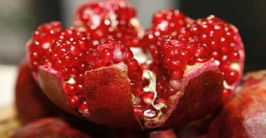 इस लेख के जरिए आप जान सकते कि अनारदाने की चटनी बनाने की विधि क्या है ताकि आप इसे घर पर बना सके, pomegranate chutney in hindi.