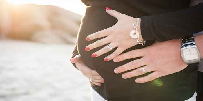 गर्भावस्था के दौरान डिहाइड्रेशन के लक्षण क्या हैं?