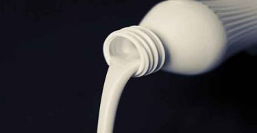 डेयरी प्रोडक्ट खाना सेहत के लिए सही माना जाता है, लेकिन इसका ज्यादा सेवन कई बार हमें नुकसान पहुंचा सकता है, Side Effects of Too Much Dairy Product.