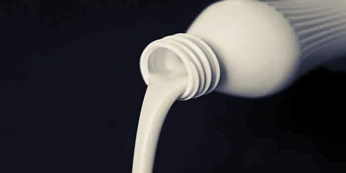 डेयरी प्रोडक्ट खाना सेहत के लिए सही माना जाता है, लेकिन इसका ज्यादा सेवन कई बार हमें नुकसान पहुंचा सकता है, Side Effects of Too Much Dairy Product.