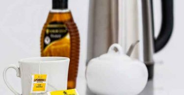कैमोमाइल चाय के फायदे सेहत के लिए साथ ही ये टी तनाव, शुगर, पाचन शक्ति और इम्यून सिस्टम के लिए बहुत फायदेमंद होती है, chamomile tea health benefits in hindi