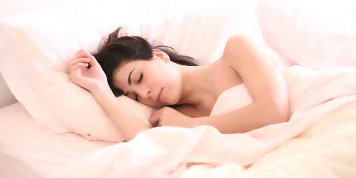 नींद की समस्या को ठीक करता है कैमोमाइल टी