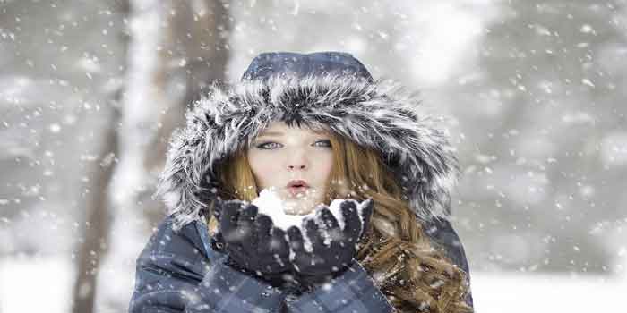 सर्दियों में खुद को गर्म करने के लिए या फिर ठंड से बचने के आप घरेलू उपाय अपना सकते हैं। Home remedies during winters.