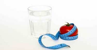 वजन कम करने के 10 आसान उपाय जाने ताकि आप सतुंलित आहार और डाइट वाले घरेलू उपायों से कर सकें बढ़े हुए पेट पर कण्ट्रोल, fat losing tips in hindi