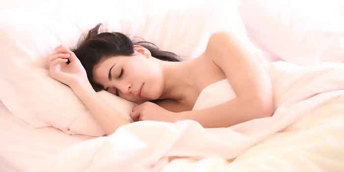 नींद न आने पर हमें कई तरह के बीमारियों का सामना करना पड़ता है। अगर आप चाहते हैं कि गहरी नींद लें तो अपने स्वास्थ्य का पूरा ख्याल रखें।