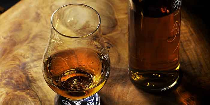कैंसर से बचाव के लिए शराब का सीमित मात्रा में सेवन